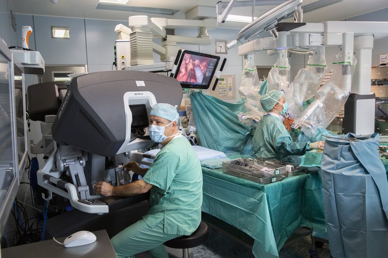 FEIERLICHE GRÜNDUNG DES ERSTEN SÄCHSISCHEN ZENTRUMS FÜR ROBOTERASSISTIERTE UND NAVIGIERTE CHIRURGIE